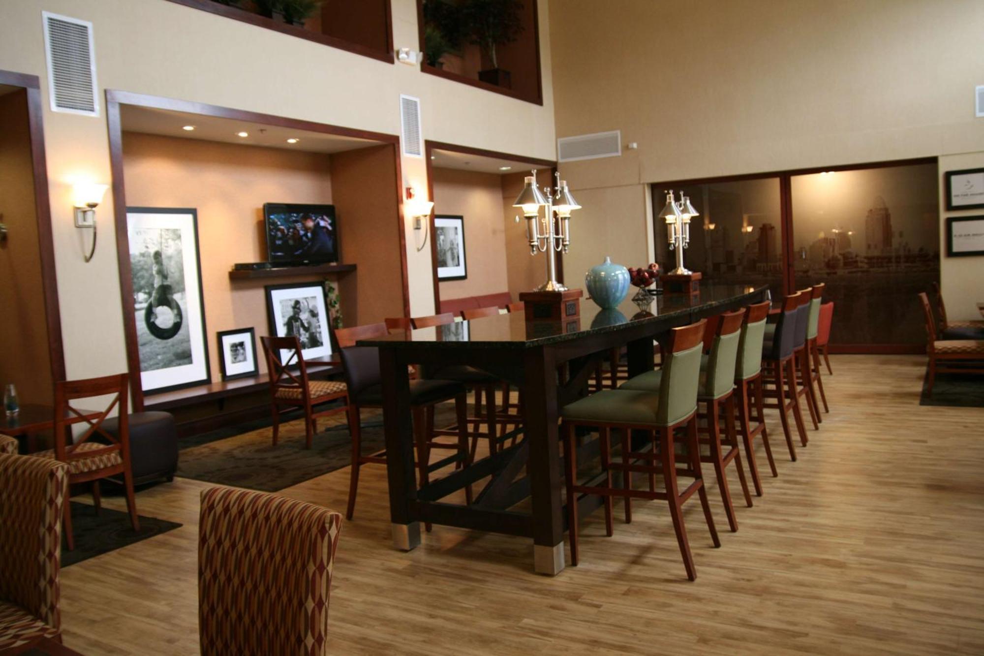 Hampton Inn & Suites Wilder Εξωτερικό φωτογραφία