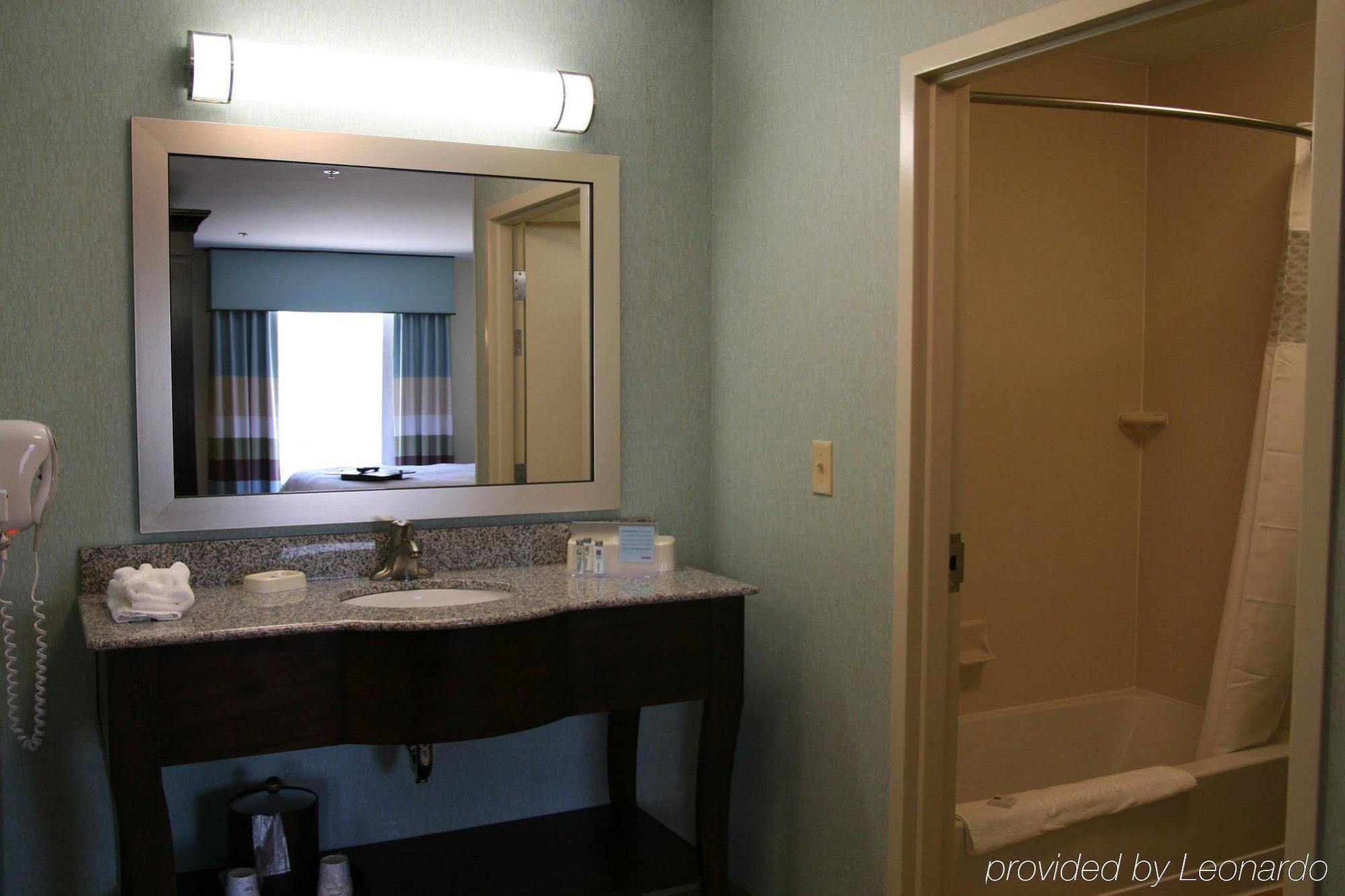Hampton Inn & Suites Wilder Δωμάτιο φωτογραφία